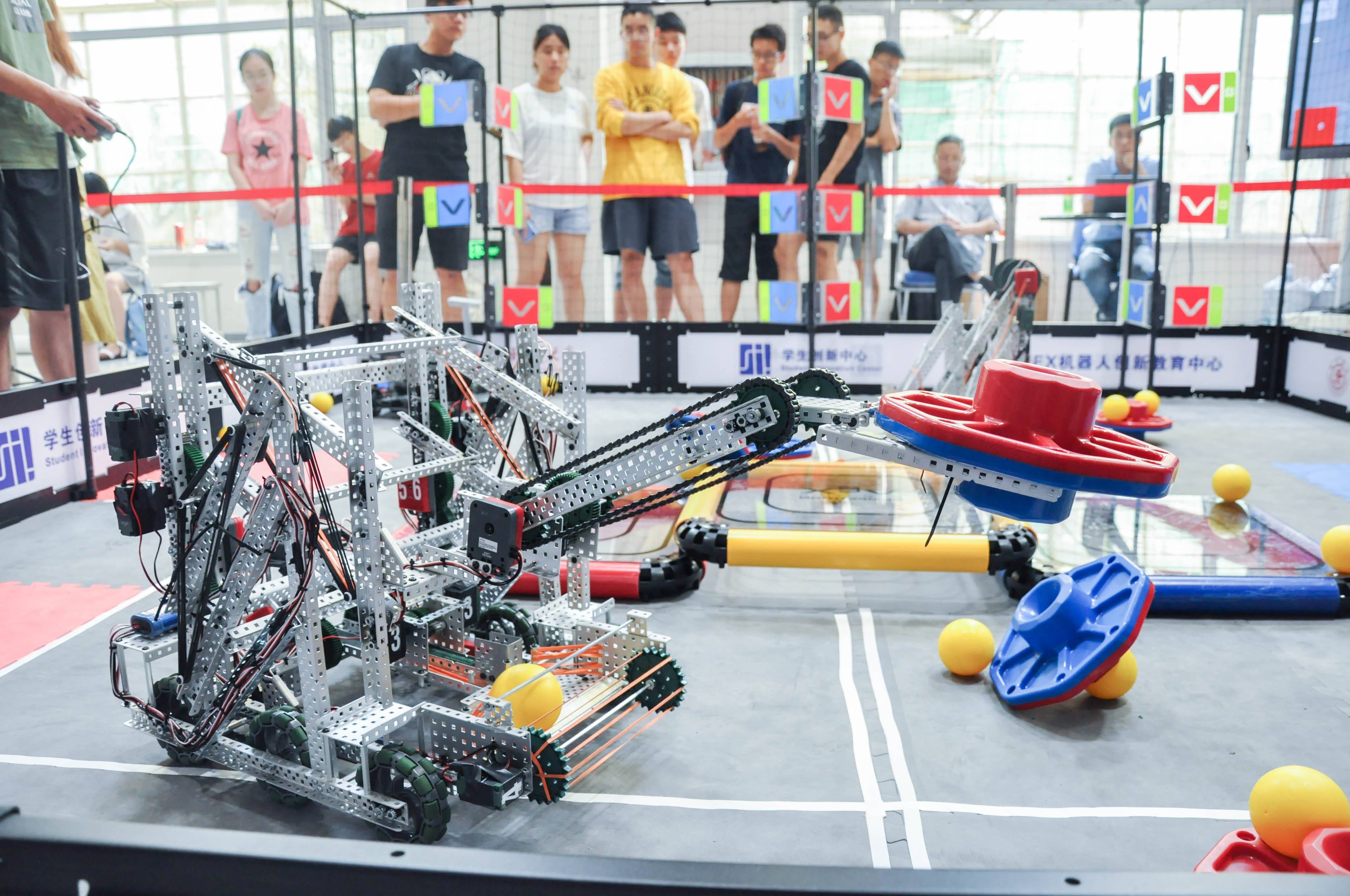 vex机器人比赛校内选拔赛圆满落幕
