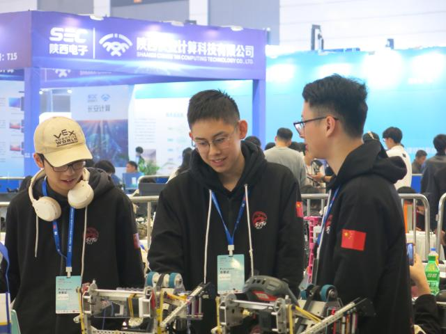 中国机器人大赛VEX赛项大满贯-8.png